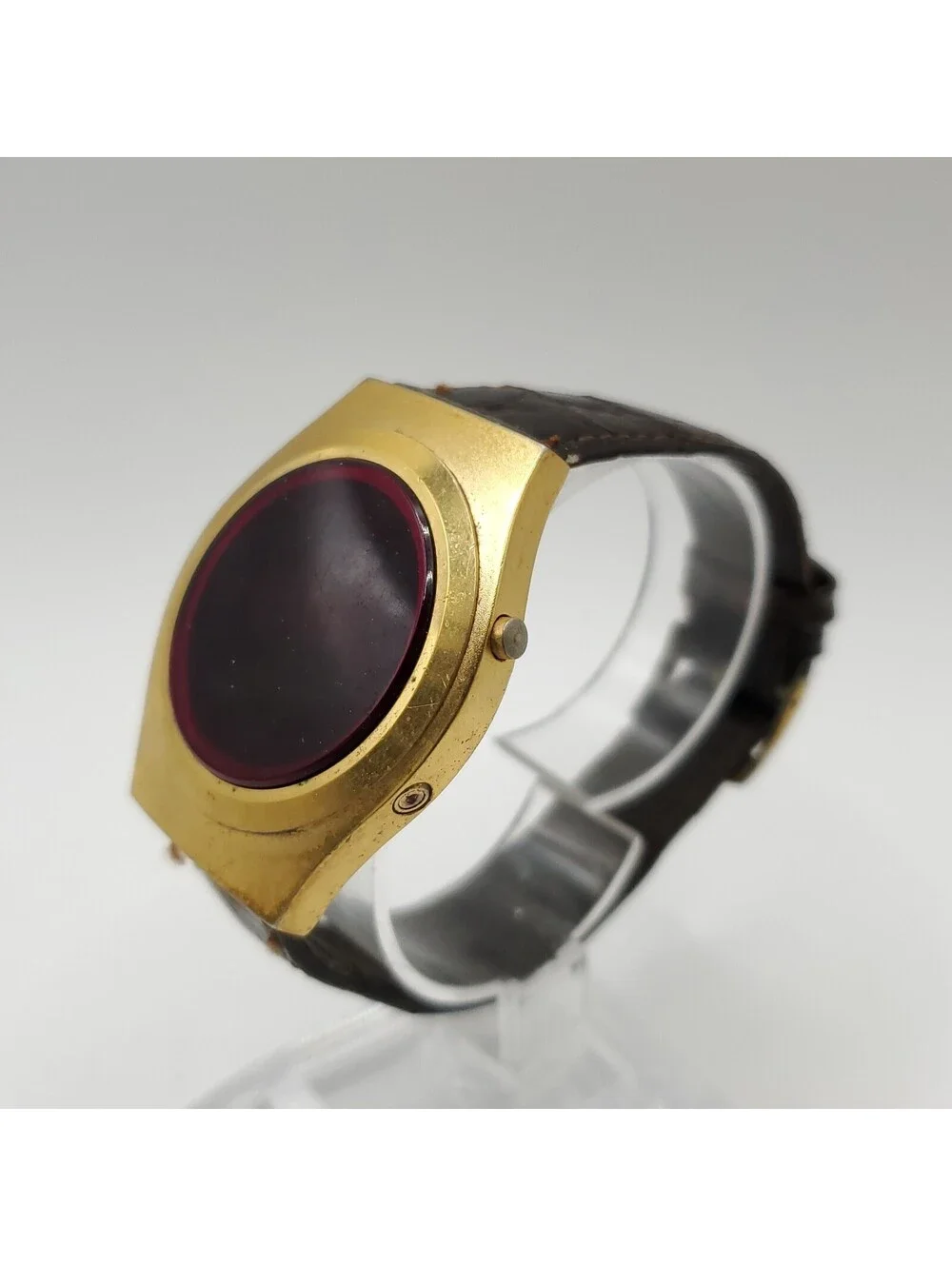 Vintage Beta Red Lcd Quartz 37mm Mens Watch For Parts Or Repair